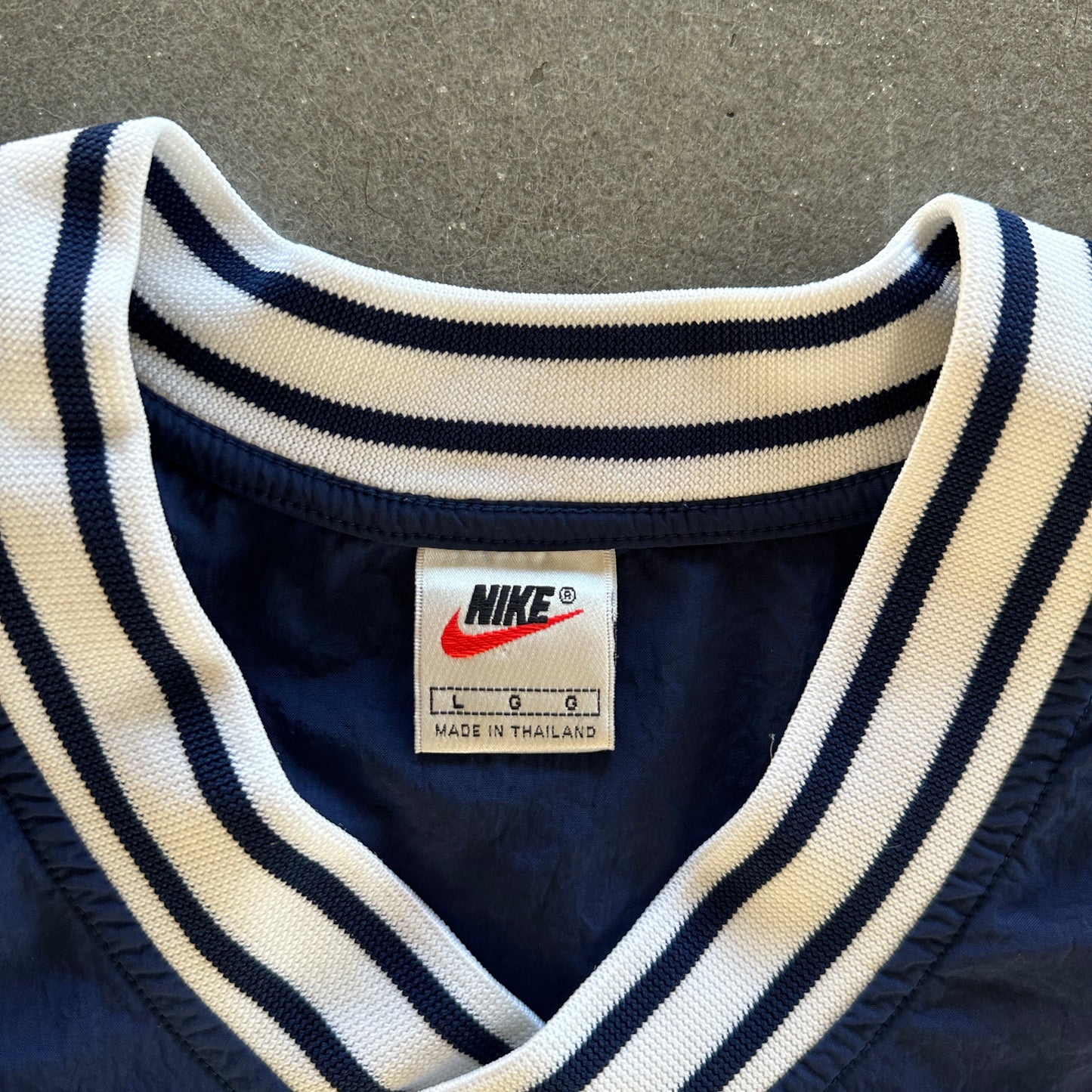 Nike Windbreaker V Neck Striped Pullover 90's - L