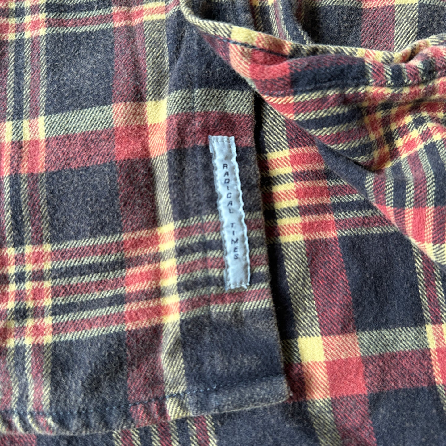 Quiksilver Plaid Flannel Button Up Shirt Modern Fit 00's - L