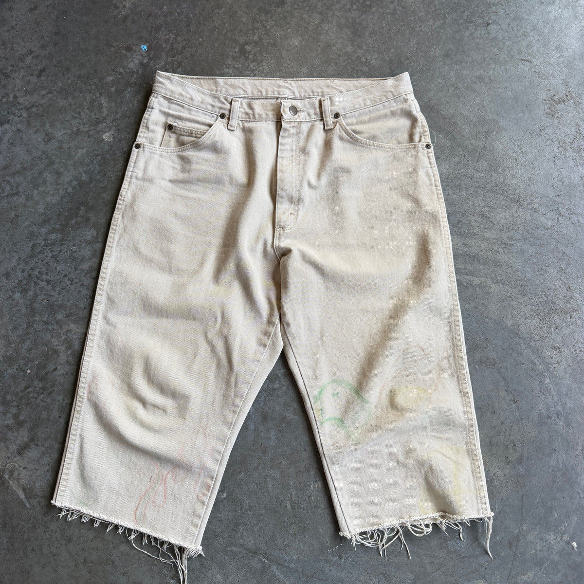 Wrangler 3/4 Denim Shorts Beige w/ Pyro Surf Patch - 38