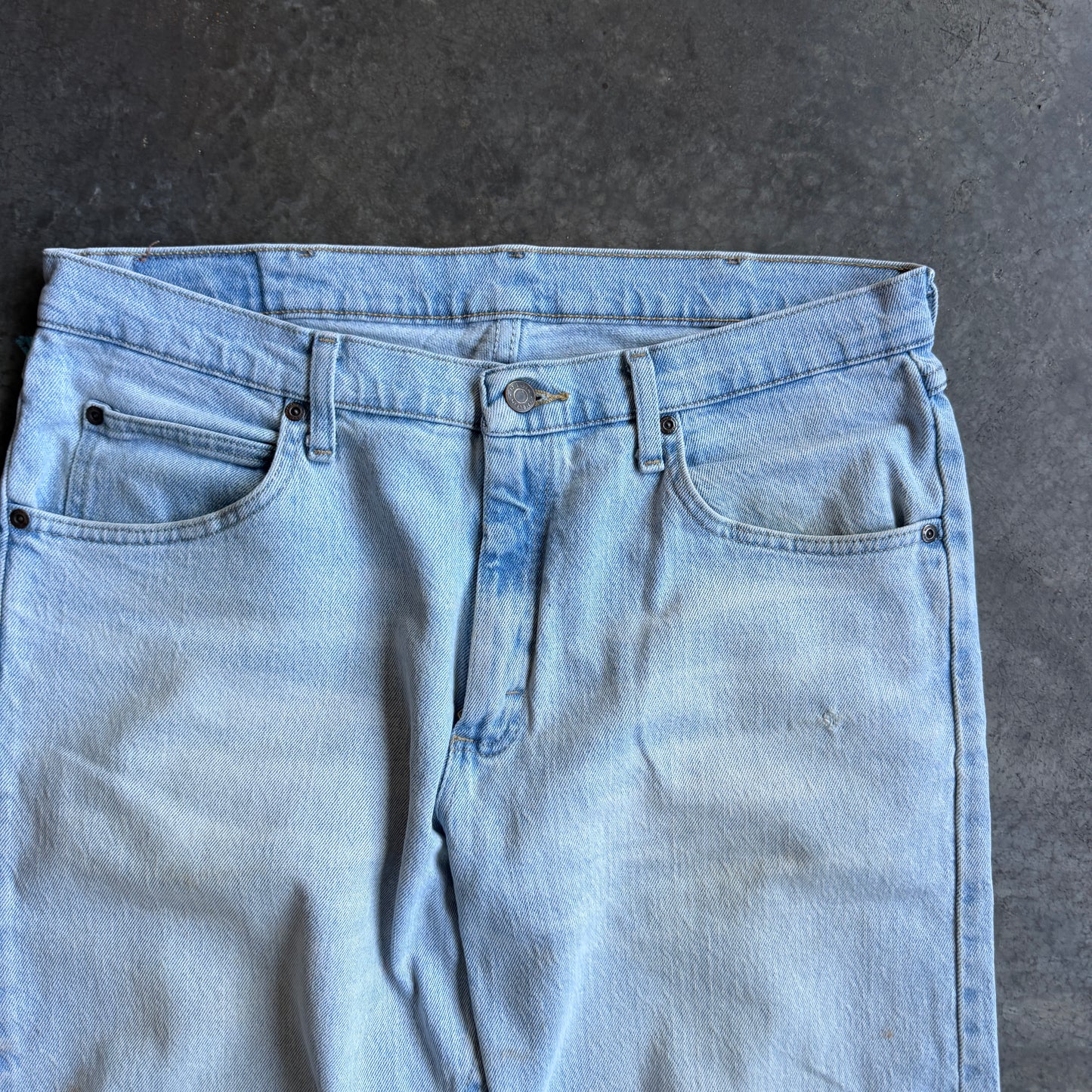 Wrangler Baggy Light Wash Jeans w/ Pyro Surf Patch - 36