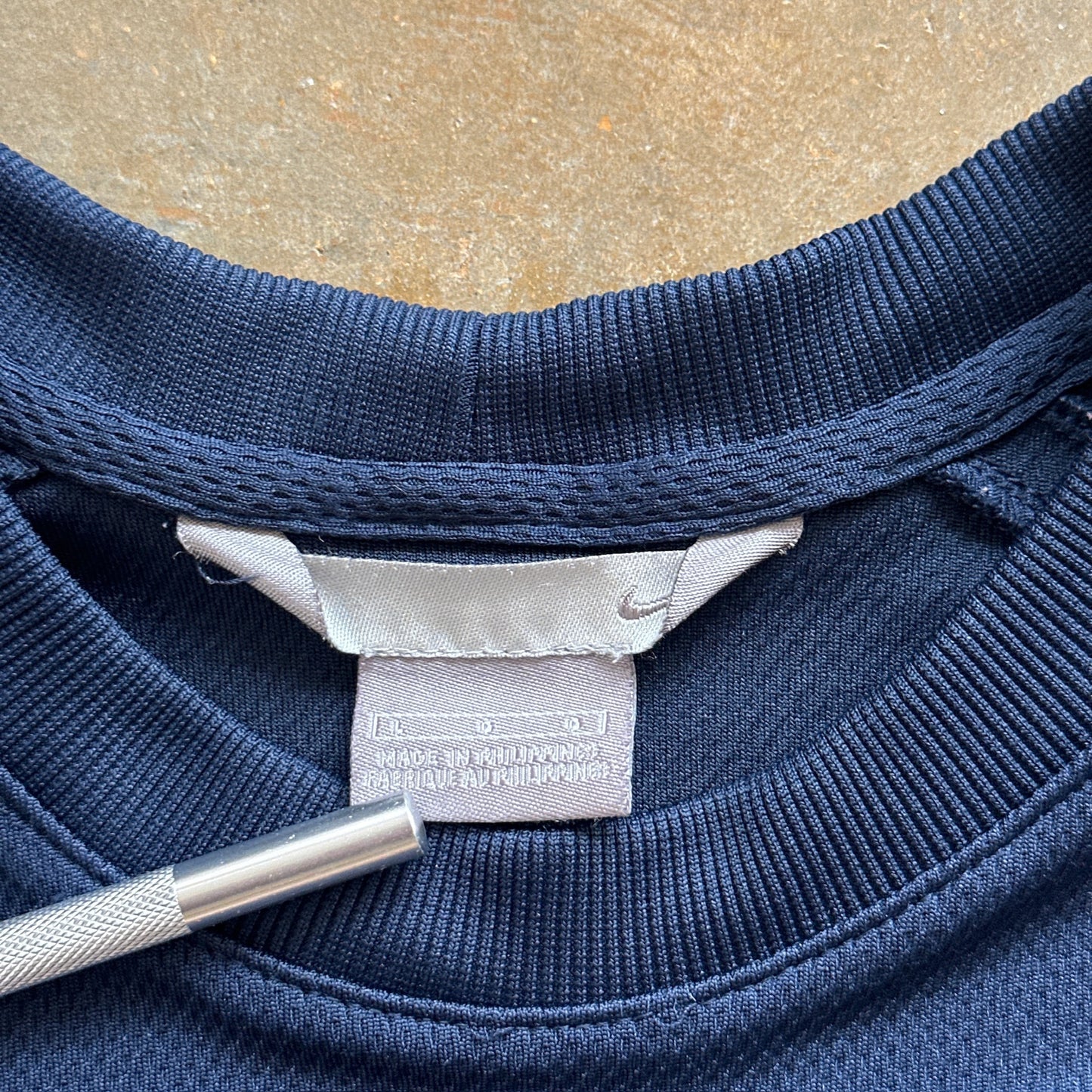 Nike Spellout Center Silver Tag Athletic Shirt y2k 00's - L