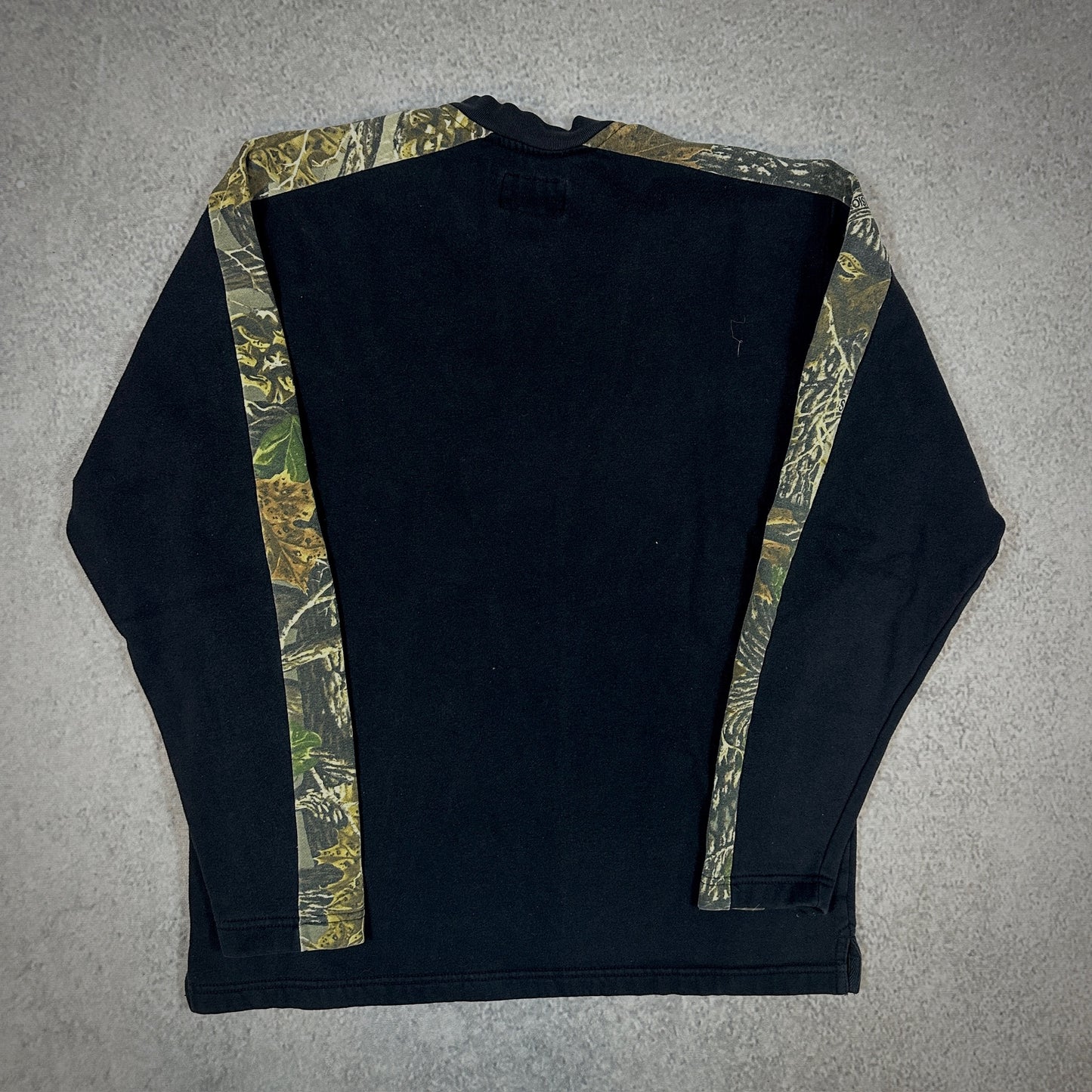 Cabelas Black Camoflauge Sleeve Henley Sweatshirt 00's - M