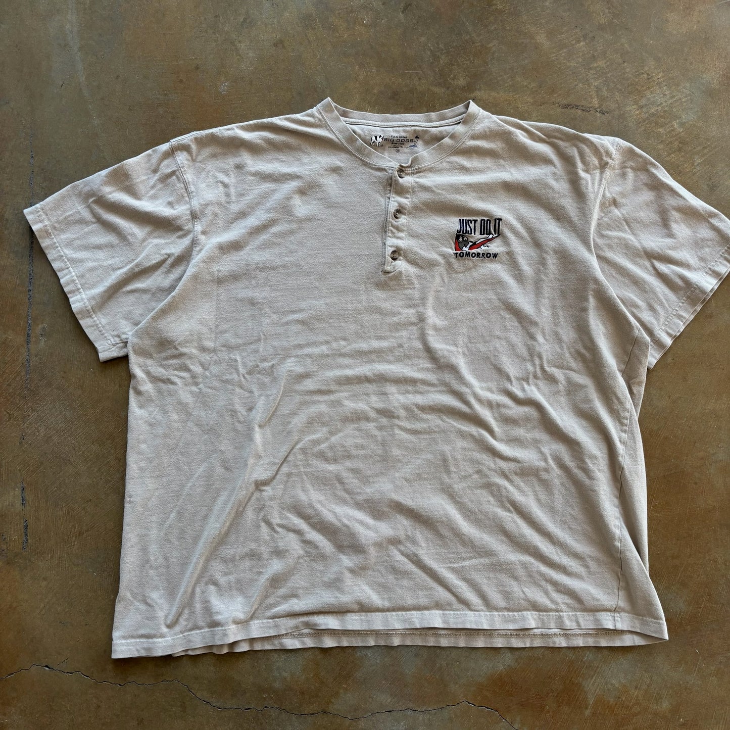 Big Dogs 'Just Do it Tomorrow' Embroidered Henley Shirt 90's - 3XL