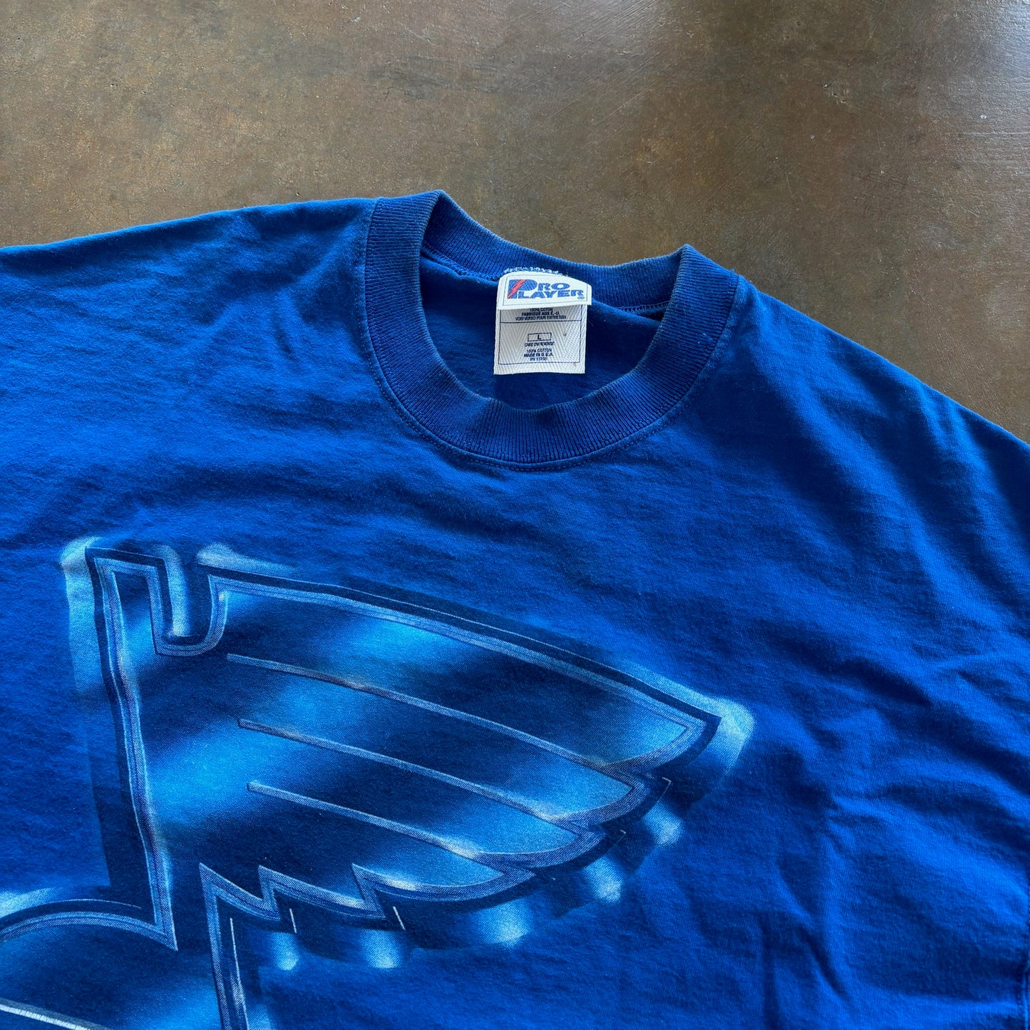 St. Louis Blues Pro Player Graphic T Shirt 90's - L