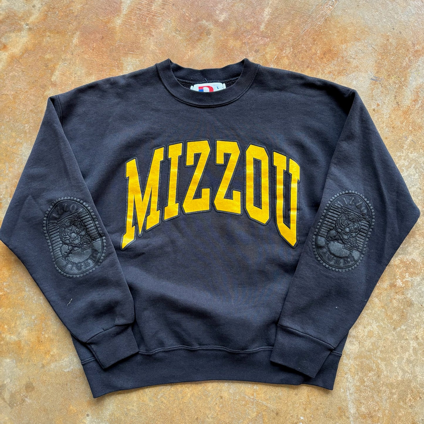 Mizzou Tigers University of Missouri Spellout Sweatshirt Elbow Crest 90's - L