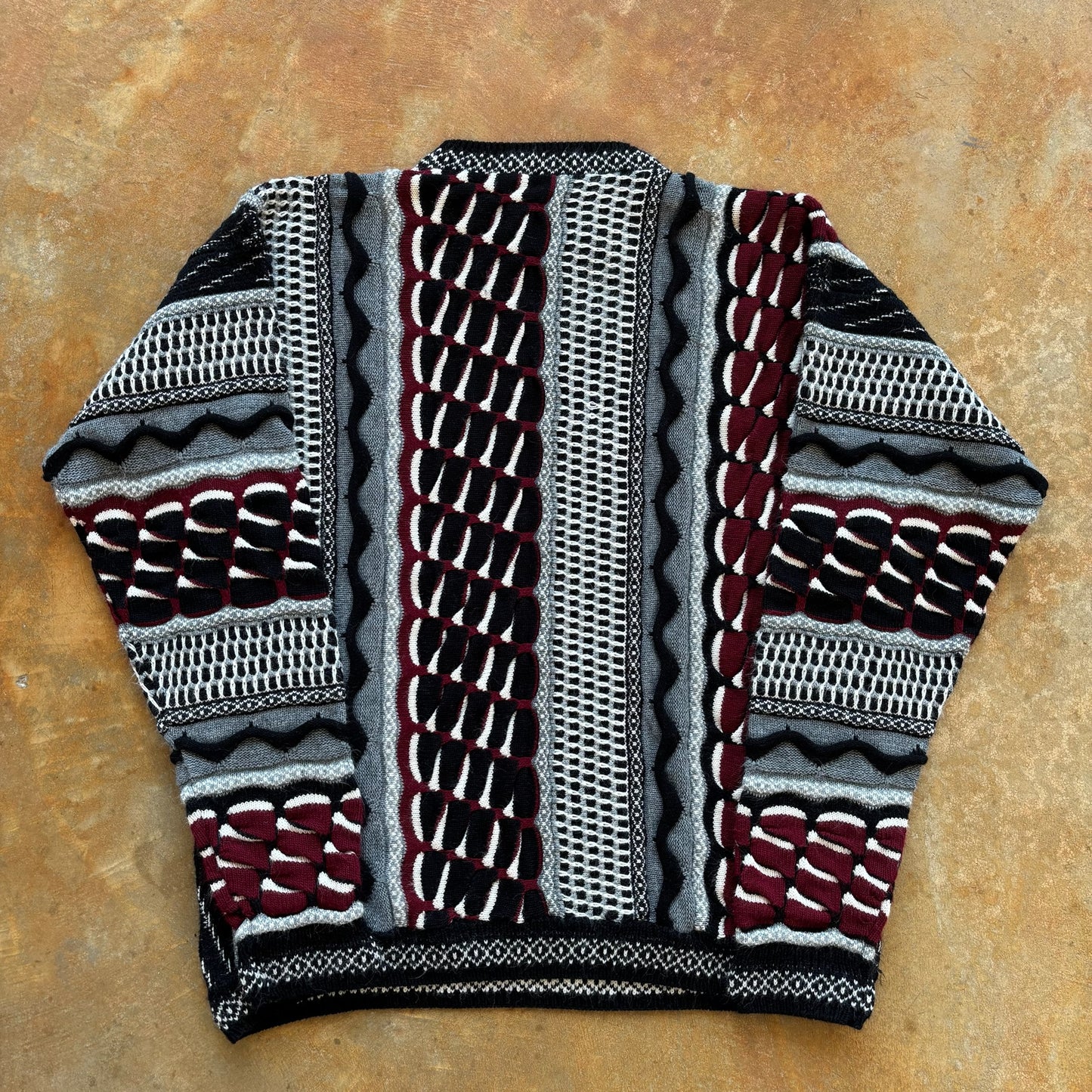 Textured 3D Abstract Cosby Coogi Style Sweater 90's - L