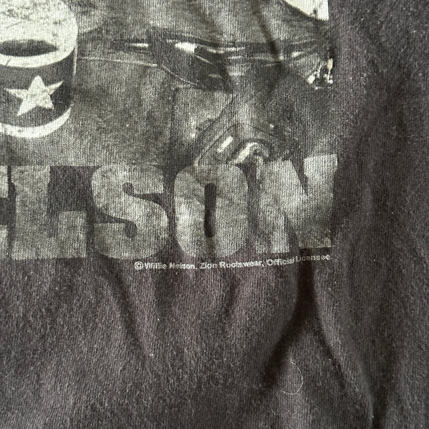 Willie Nelson 'Legalize It' Cannabis Graphic Shirt 90's - L