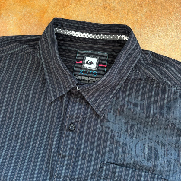 Quiksilver y2k Script Surfer Gothic Script Button Up Shirt 00's - XL hover