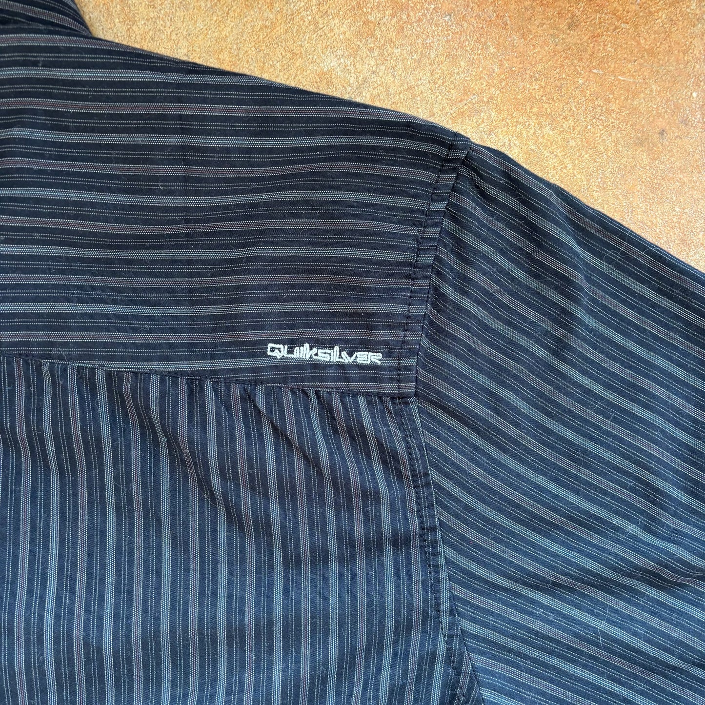 Quiksilver y2k Script Surfer Gothic Script Button Up Shirt 00's - XL