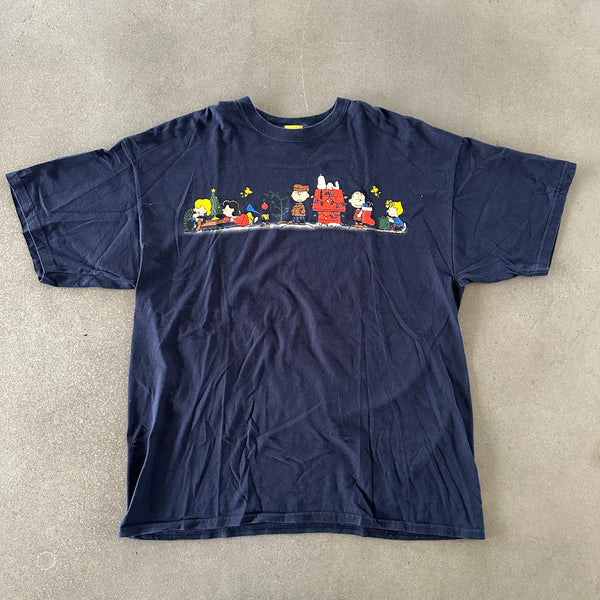 Peanuts Charlie Brown Snoopy Sledding Christmas Graphic T Shirt 90's - XL