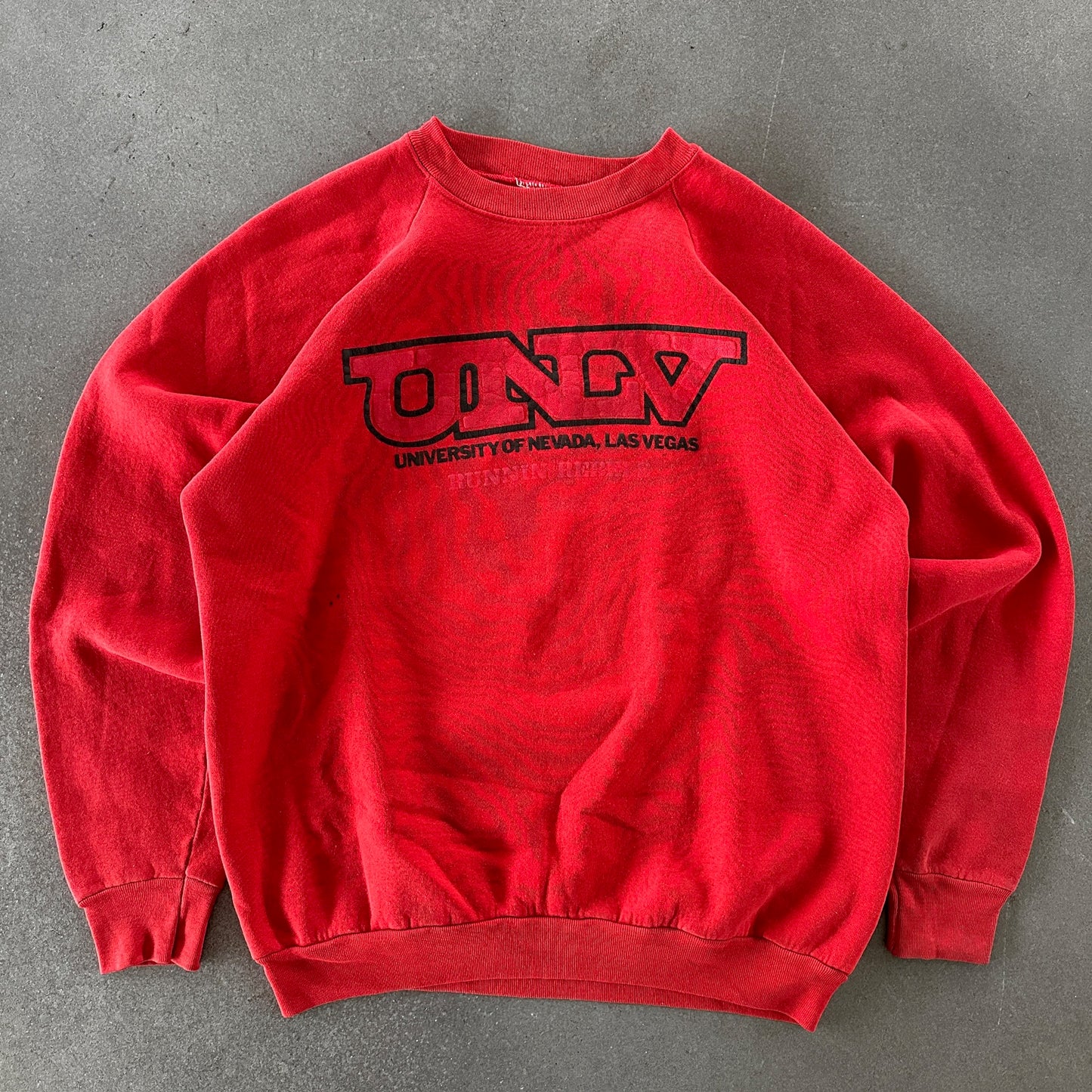 UNLV University of Las Vegas Runnin Rebels Graphic Crewneck Sweatshirt 90's - L