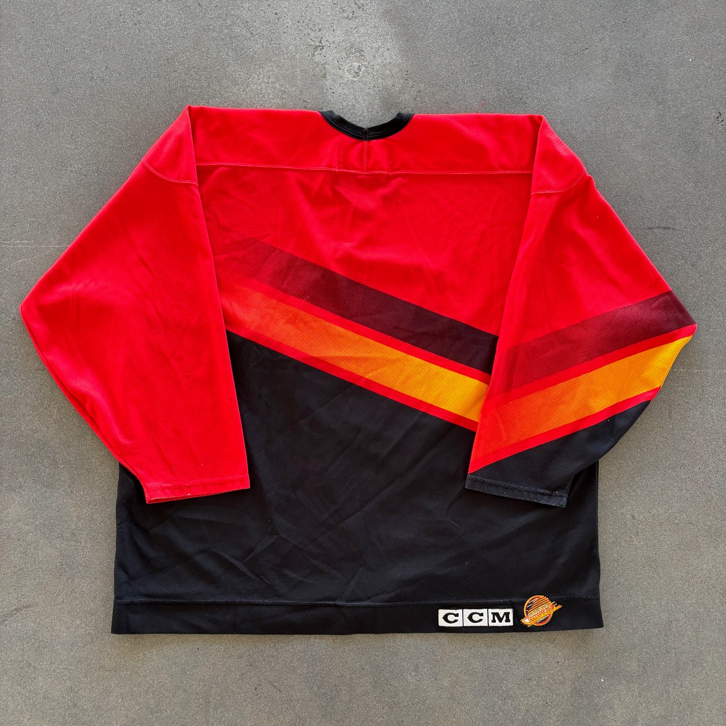 RARE Vancouver Canucks Alternate Salmon Skate Gradient Hockey Jersey 90's - 2XL