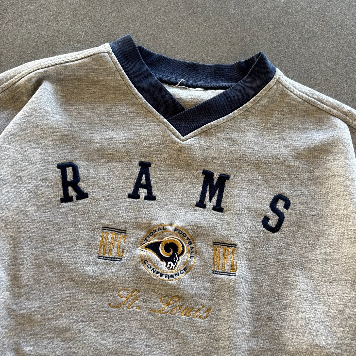 St. Louis Rams V Neck Embroidered Sweatshirt 90's - XL