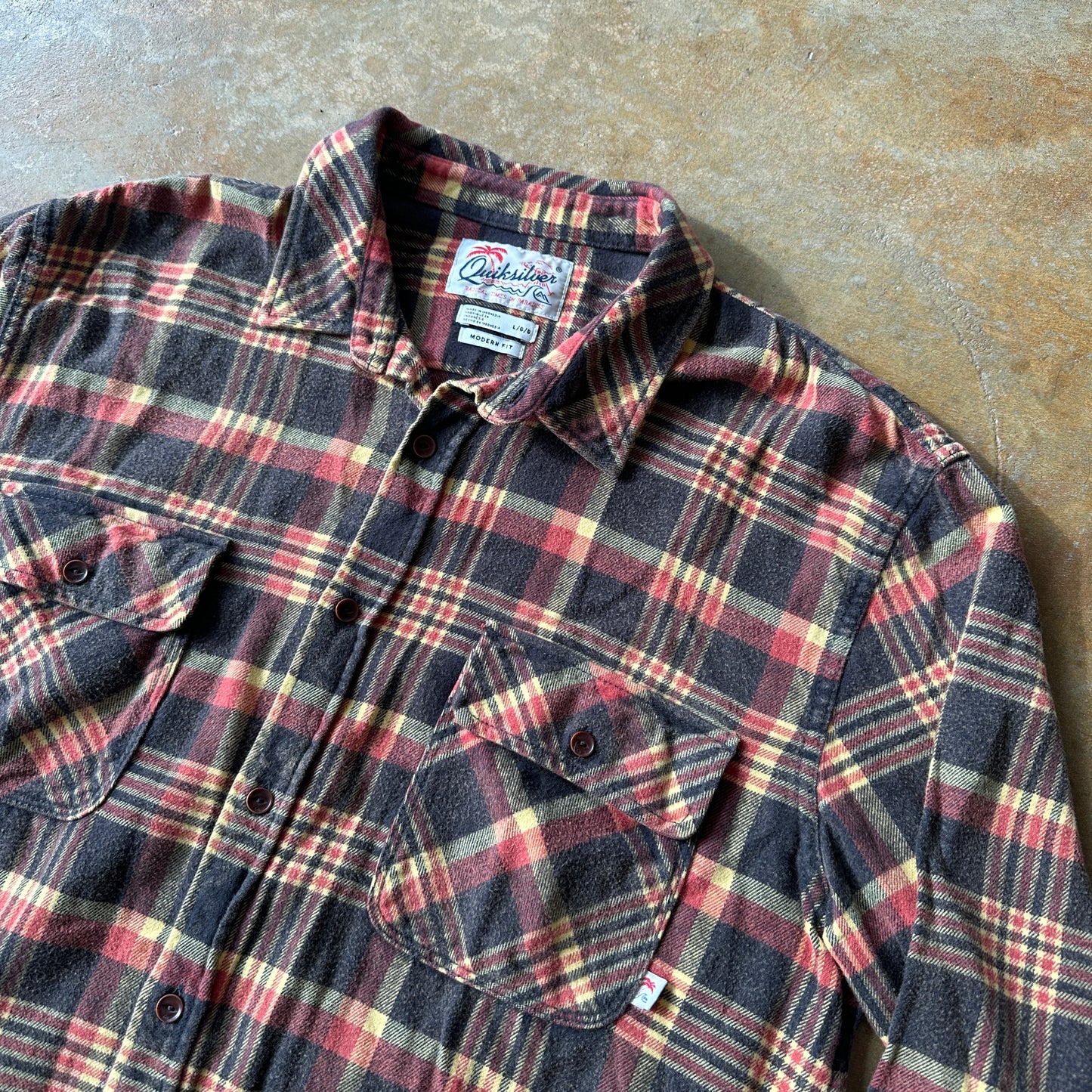 Quiksilver Plaid Flannel Button Up Shirt Modern Fit 00's - L