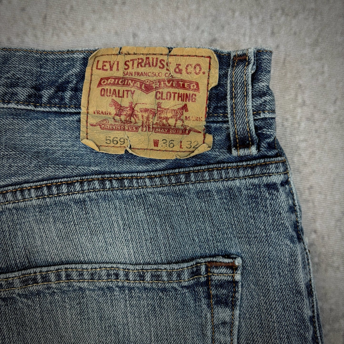 Levis 569 Baggy Skater Distressed Jeans Medium Wash 00's - 34