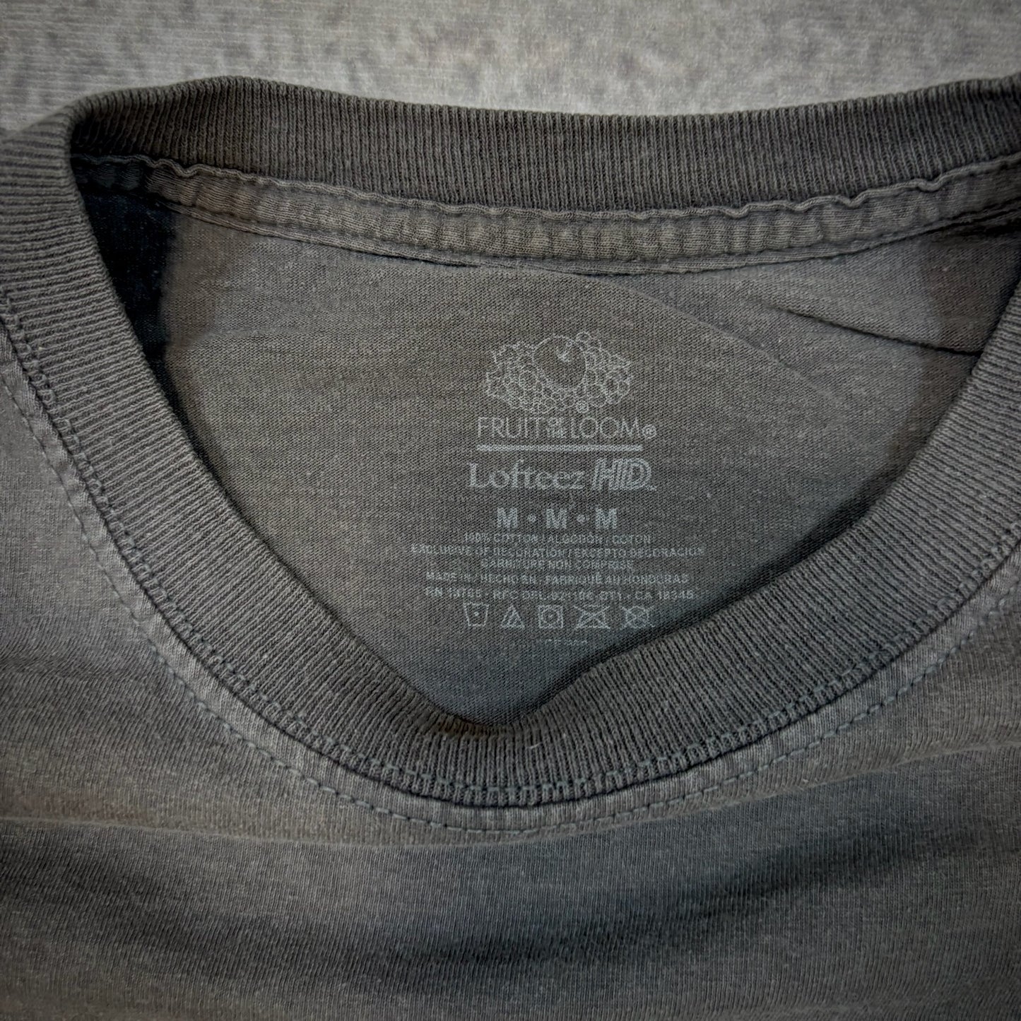 Hooters Skull Spellout Graphic T Shirt 00's - S