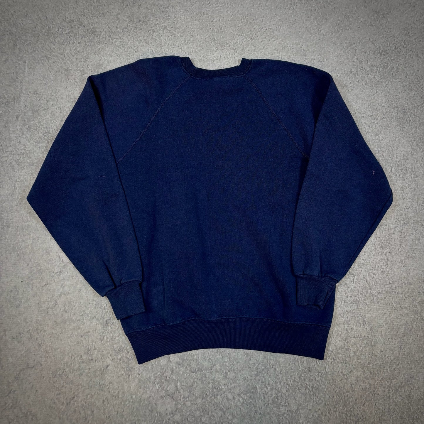 White River Valley Wolverines Boxy Raglan Sleeve Distressed Crewneck Sweatshirt 80's - M