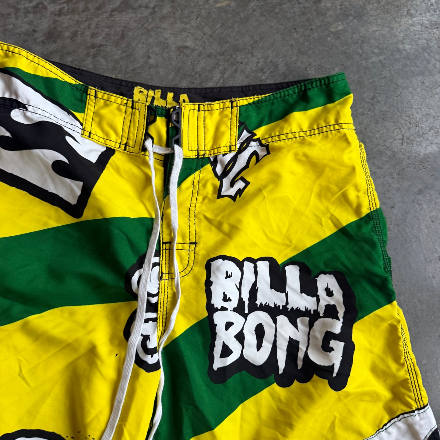 Billabong Skull Cross Bones AOP Board Shorts 00's - 34