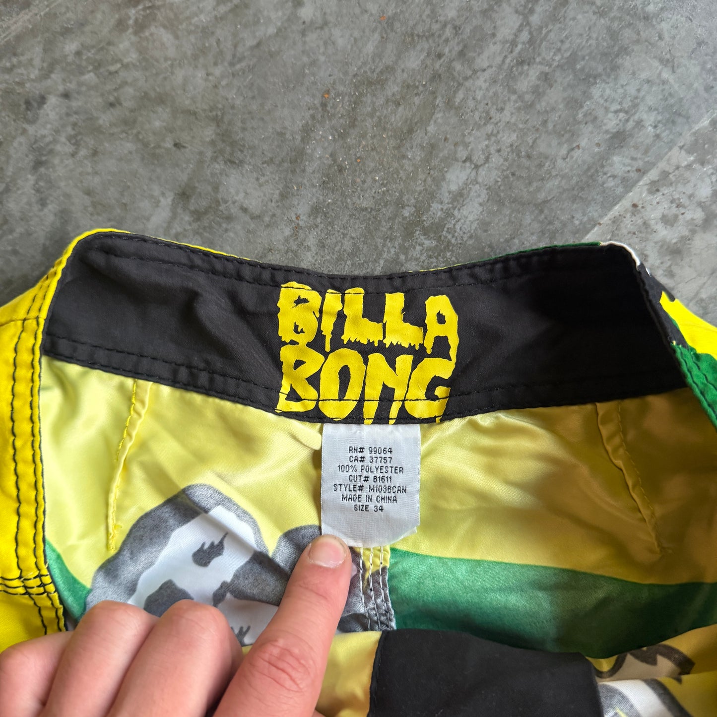 Billabong Skull Cross Bones AOP Board Shorts 00's - 34