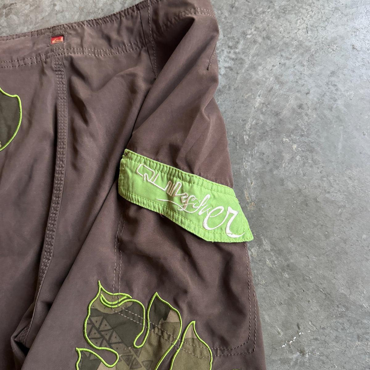 Quiksilver Leaf Graphic Embroidered Spellout Board Shorts - 32