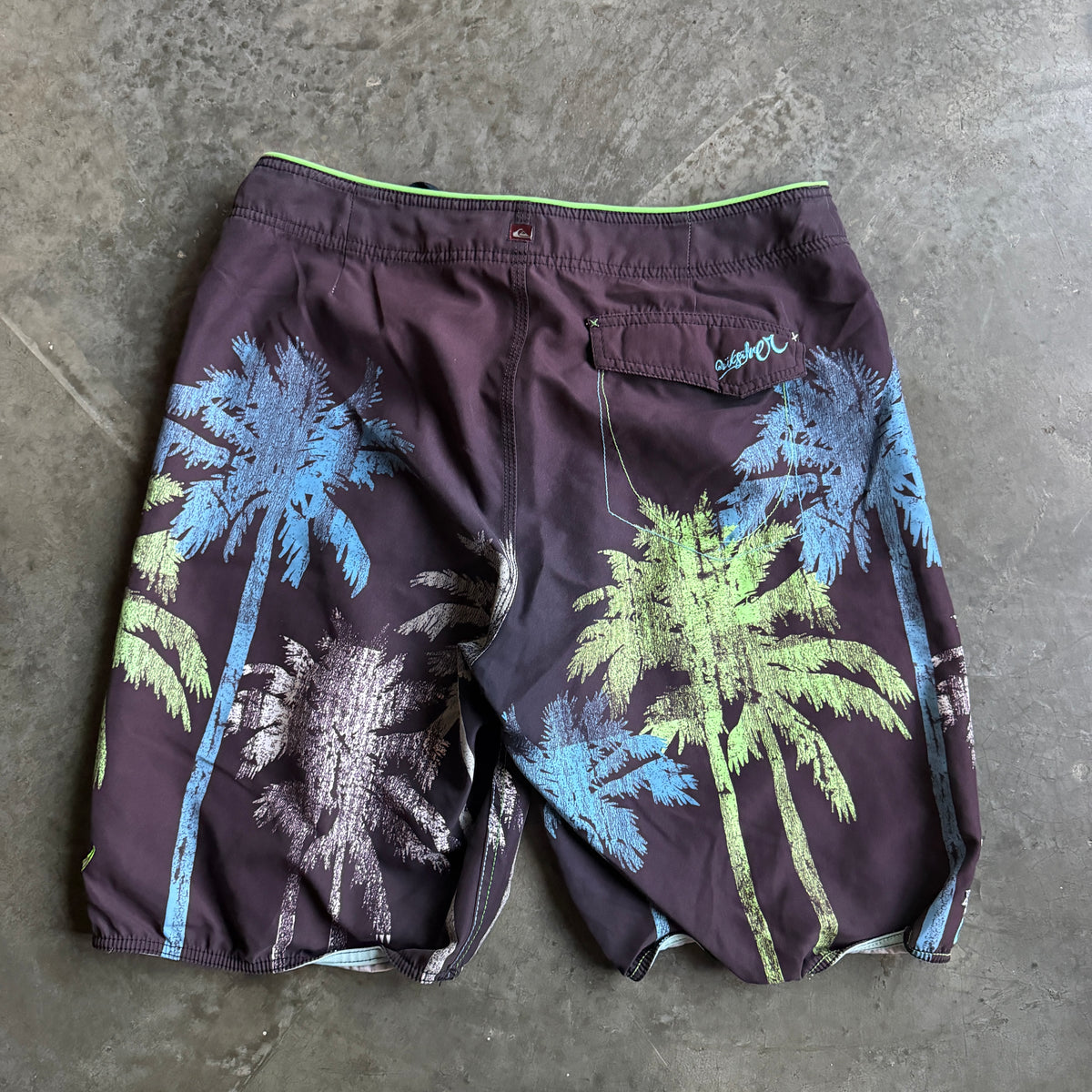 Quiksilver Palm Tree Spellout Logo - 33