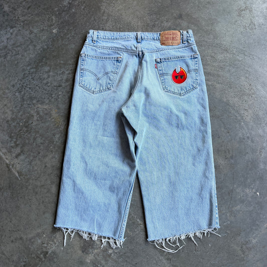 Levis 3/4 Cut Jeans w/ Pyro Head Patch - 32