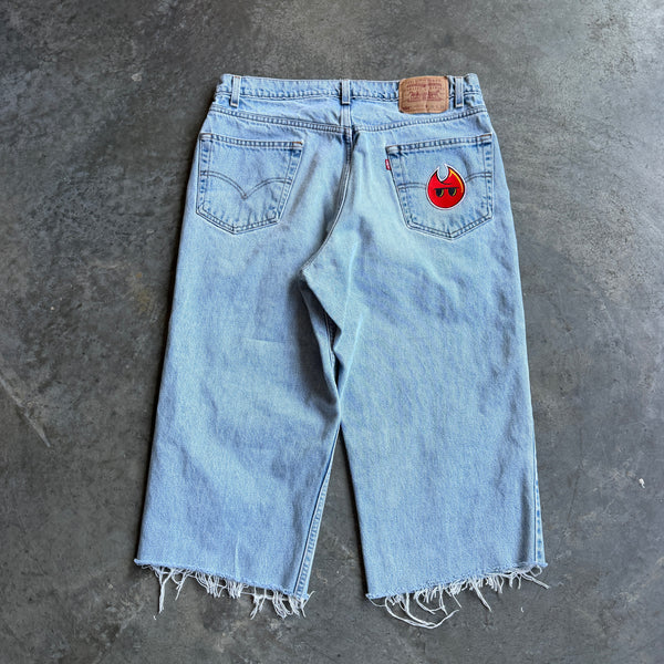 Levis 3/4 Cut Jeans w/ Pyro Head Patch - 32