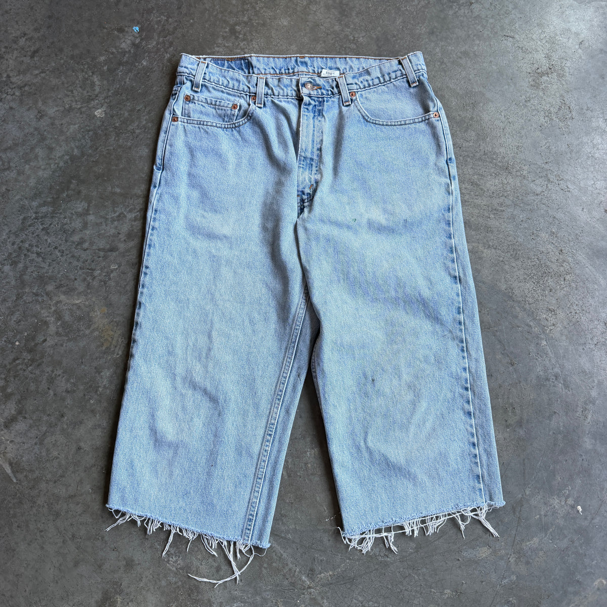 Levis 3/4 Cut Jeans w/ Pyro Head Patch - 32