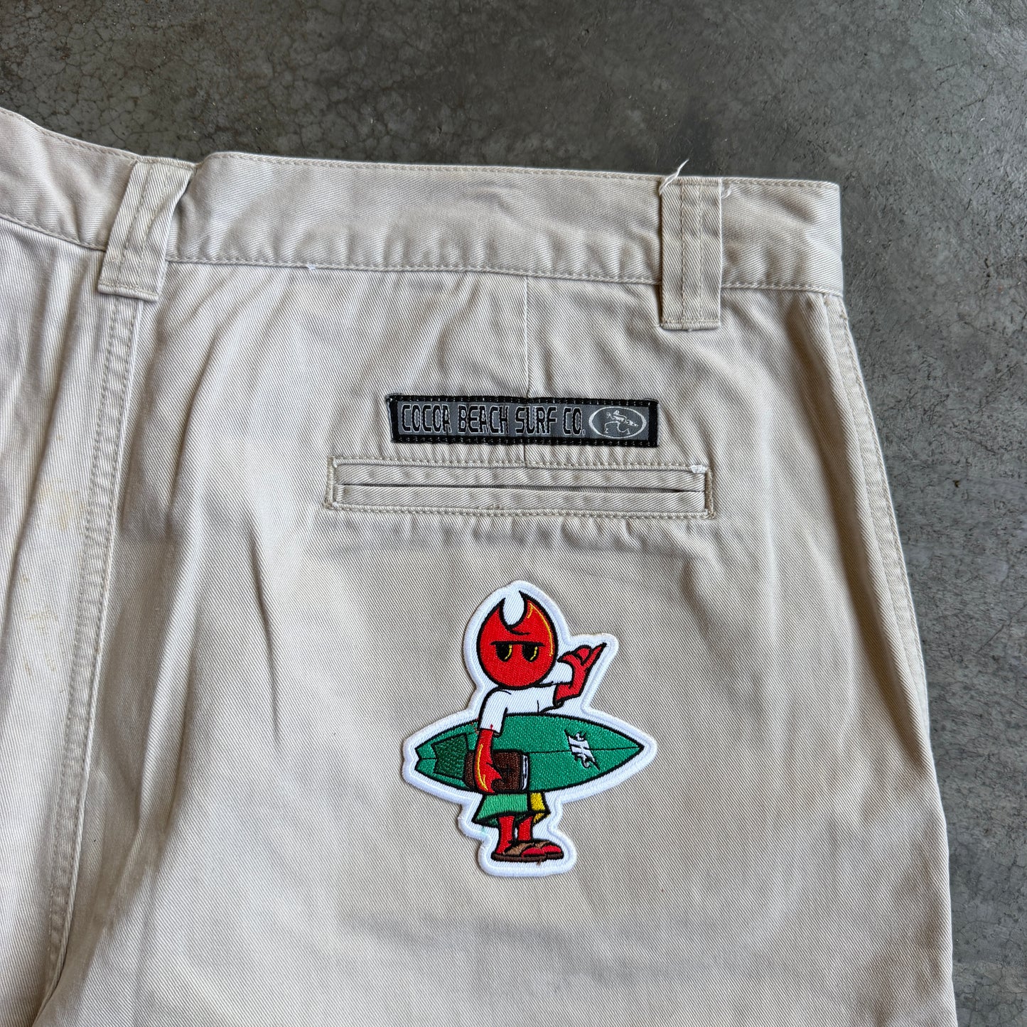 Beige Cargo Shorts w/ Pyro Surf Patch - 34