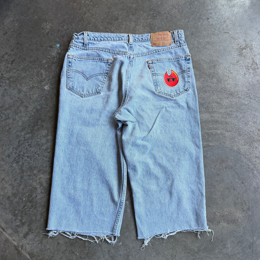 Vintage Levis 3/4 Shorts Denim w/ Pyro Head Patch - 32