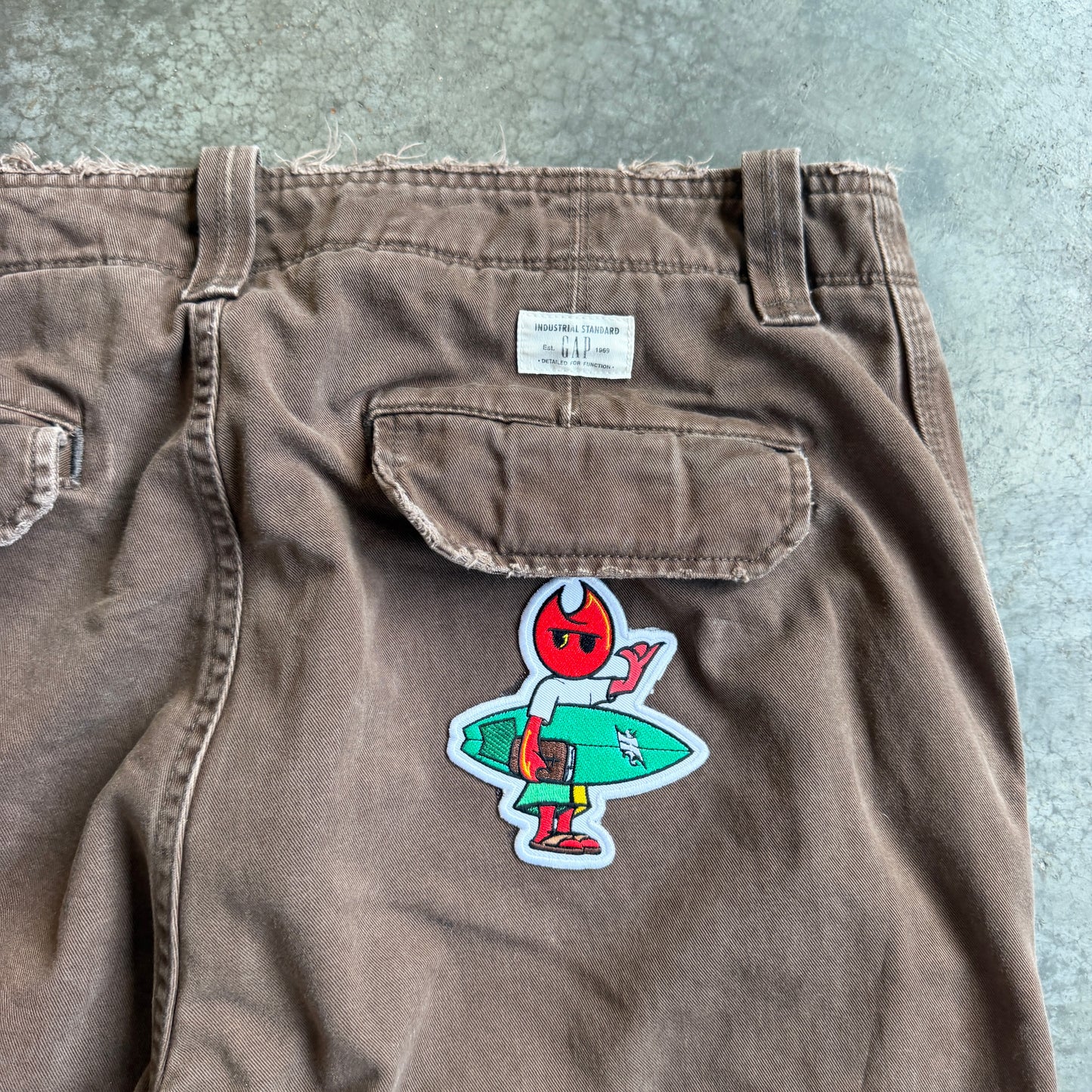 Brown Baggy 3/4 Shorts w/ Pyro Surf Patch - 35