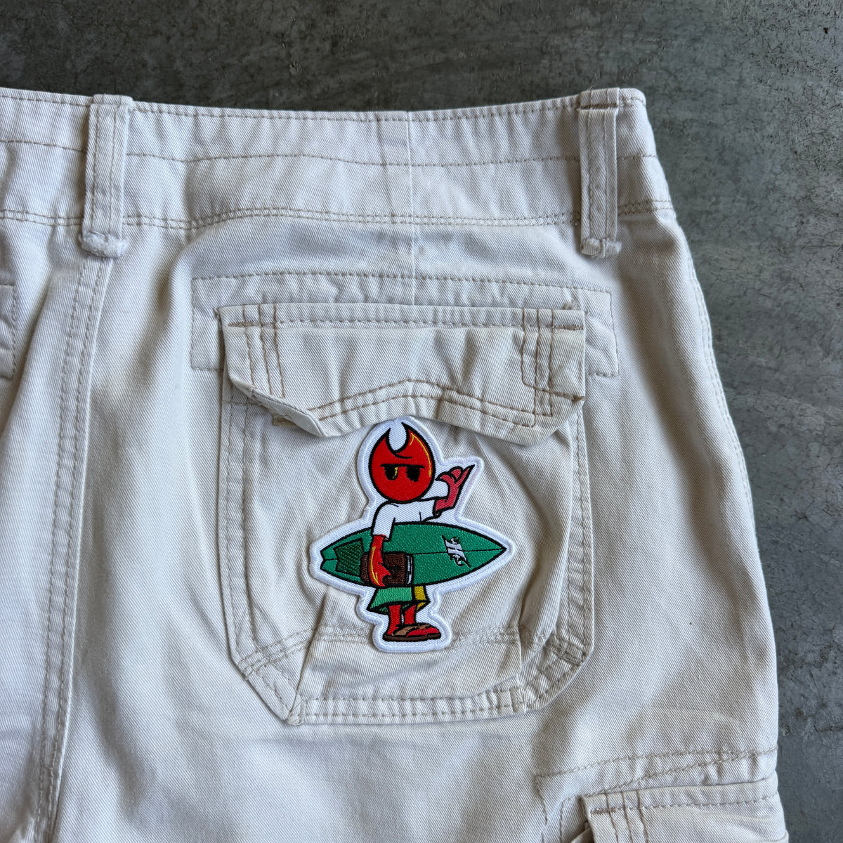 Beige Cargo Shorts w/ Pyro Surf Patch - 32