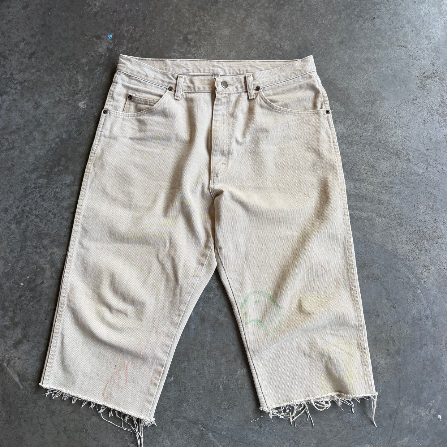 Wrangler 3/4 Denim Shorts Beige w/ Pyro Surf Patch - 38