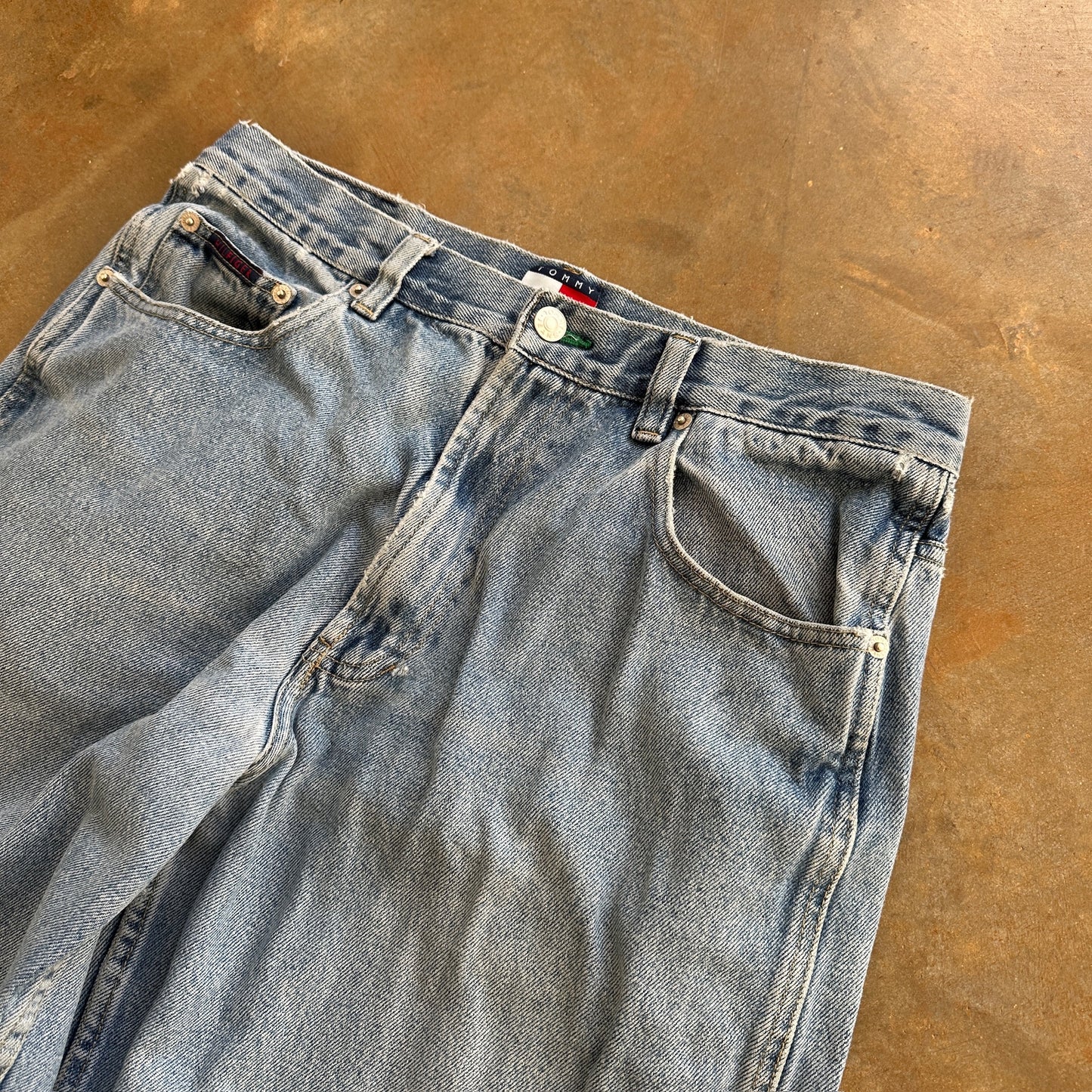 Tommy Hilfiger Baggy Skater Big Flag Carpenter Light Wash Jeans 00's - 32