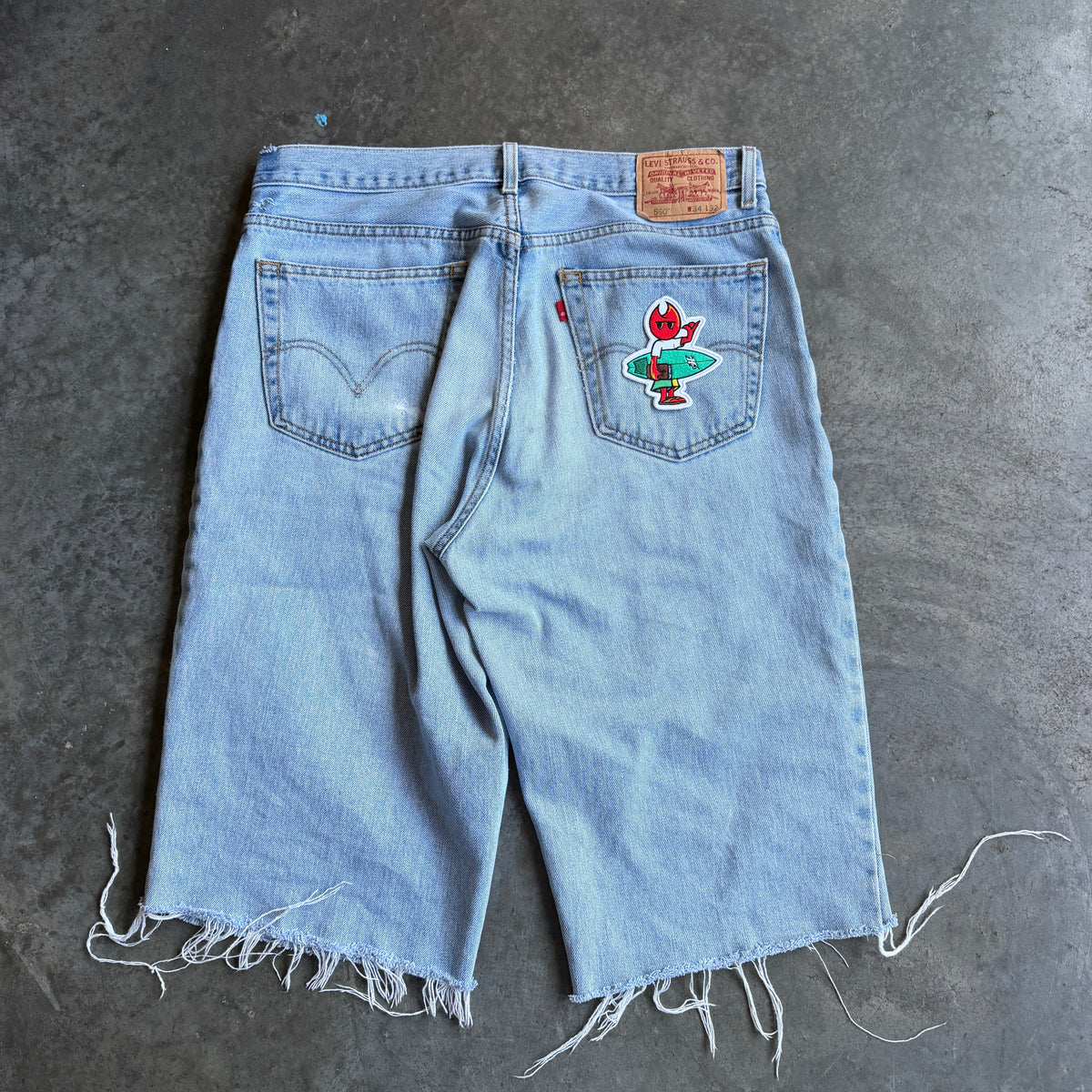 Levis 3/4 Denim Shorts w/ Pyro Surf Patch - 34