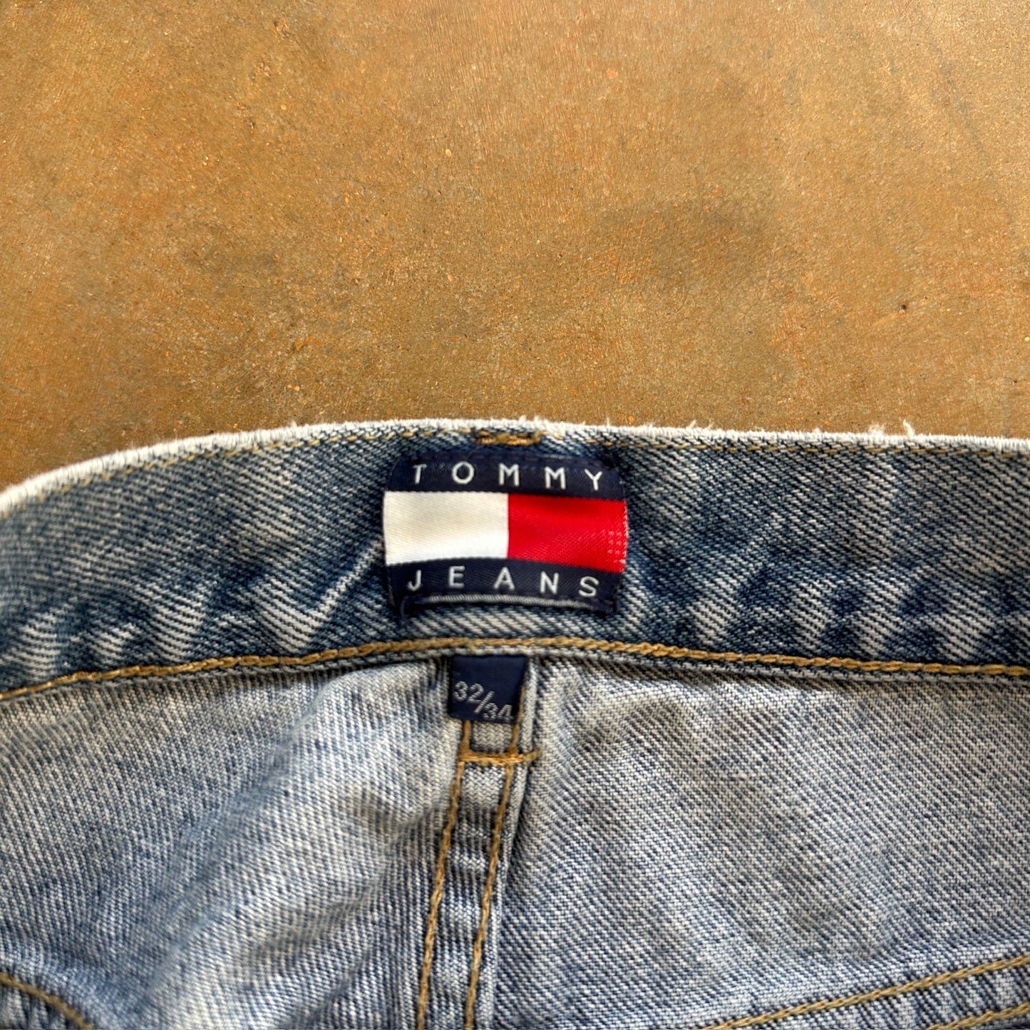 Tommy Hilfiger Baggy Skater Big Flag Carpenter Light Wash Jeans 00's - 32