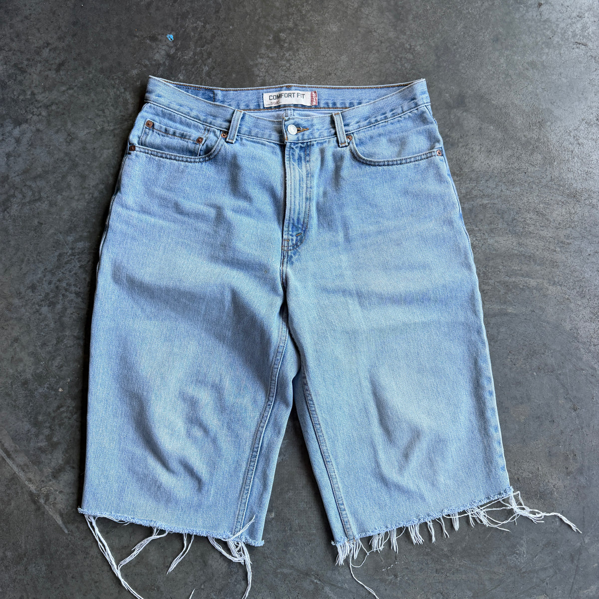 Levis 3/4 Denim Shorts w/ Pyro Surf Patch - 34