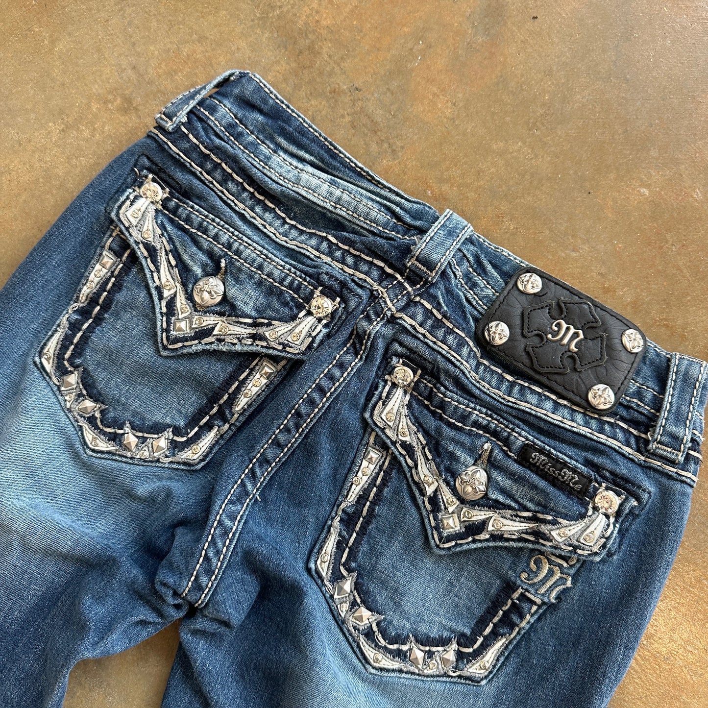 Miss Me Mid Rise Bootcut Jeans Embellished Pockets 00's - 26