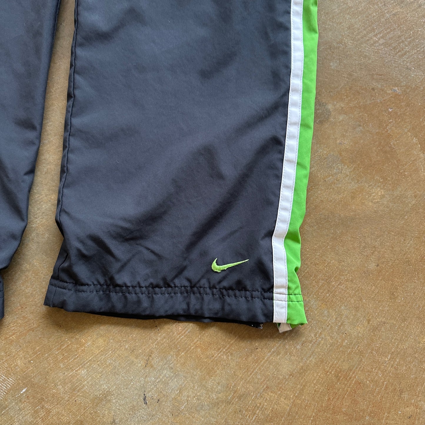 Nike Womens Baggy Track Pants Black Green Cotton Lined Y2K 00's - Womens XL