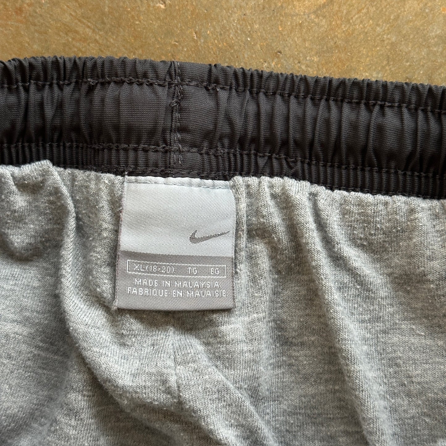 Nike Womens Baggy Track Pants Black Green Cotton Lined Y2K 00's - Womens XL