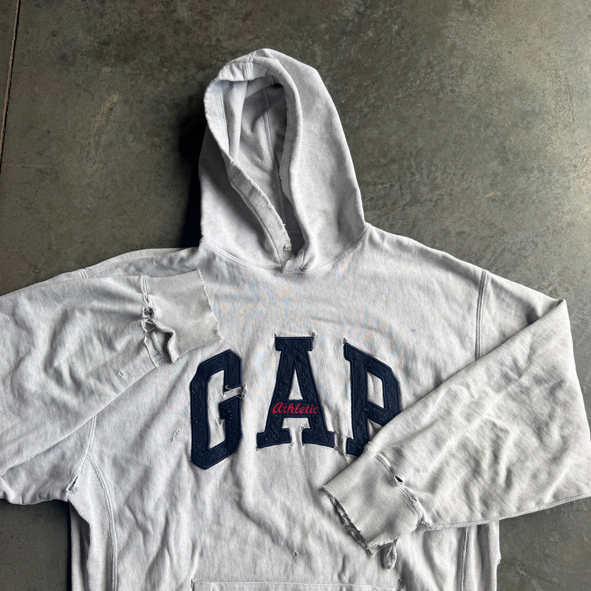 Distressed Thrashed Gap Athletic Embroidered Hoodie 90's - L