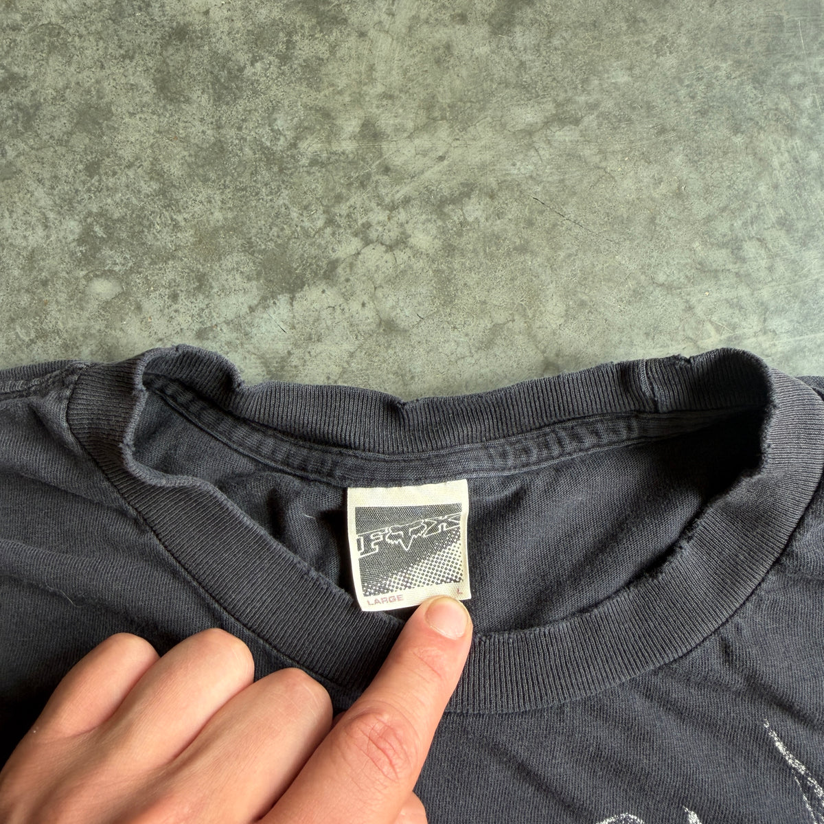 Fox Faded Tribal Logo Graphic Shirt 90's - M