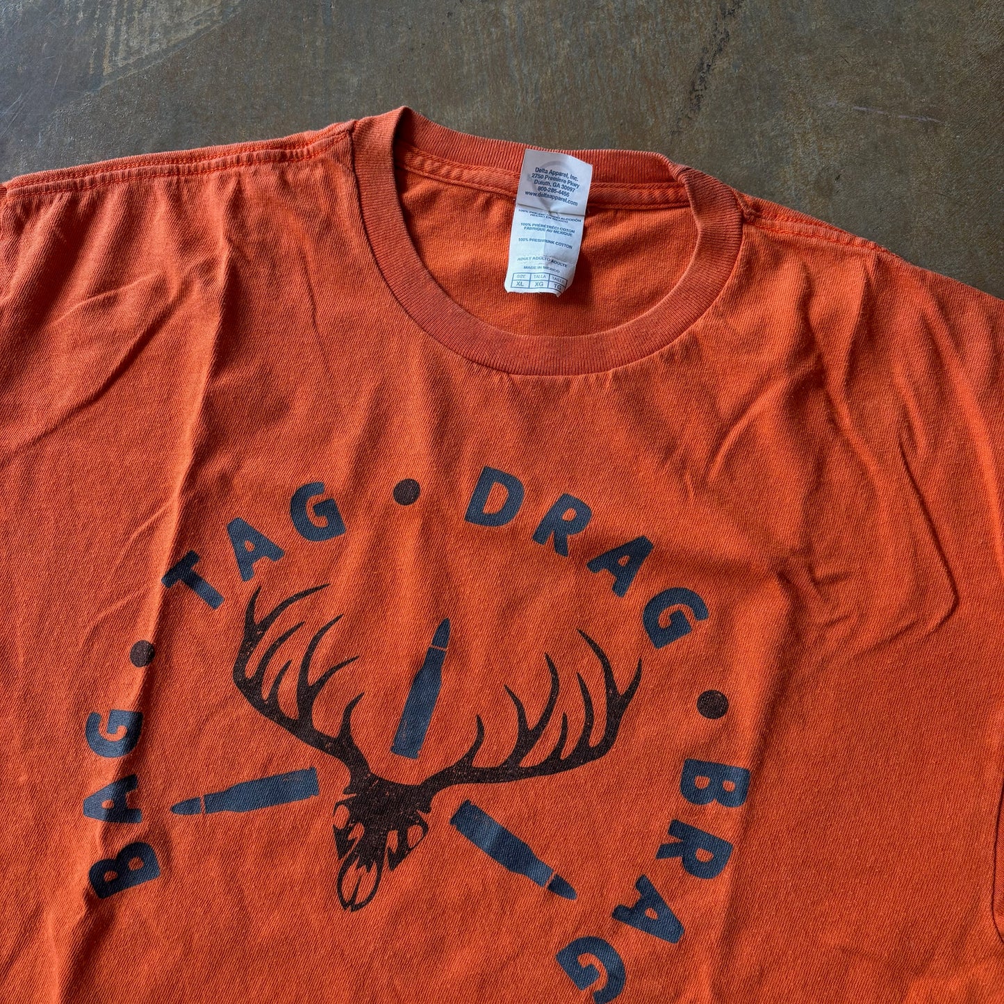 Bag Tag Drag Brag Hunting Graphic Tee Shirt 00's - XL