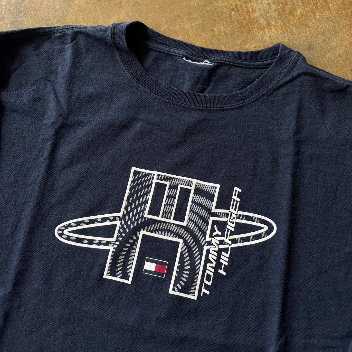 Tommy Hilfiger Halo Ring Logo Graphic Long Sleeve Tee Shirt 00's - XL