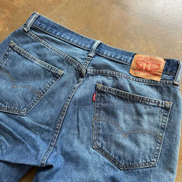Levi's 505 Blue Jean Shorts 00's - 36 hover
