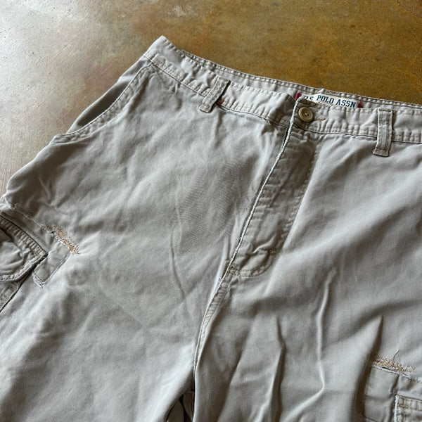 U.S. Polo Assn Baggy Oversized Cargo Shorts 00's - 36 hover