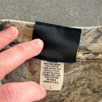 Sasquatch Camo Faded Long Sleeve Pocket Tee Shirt 90's - L