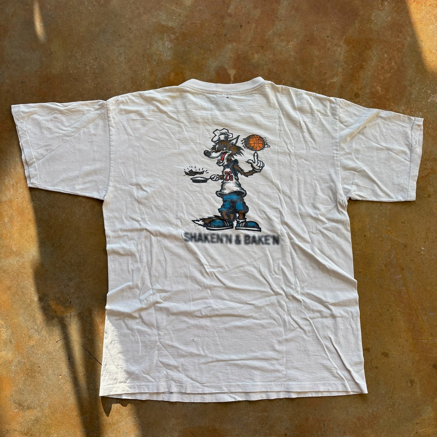 RARE 26 Red Skater Skateboard Wolf Shaken' & Baken Basketball Graphic Shirt 90's - XL